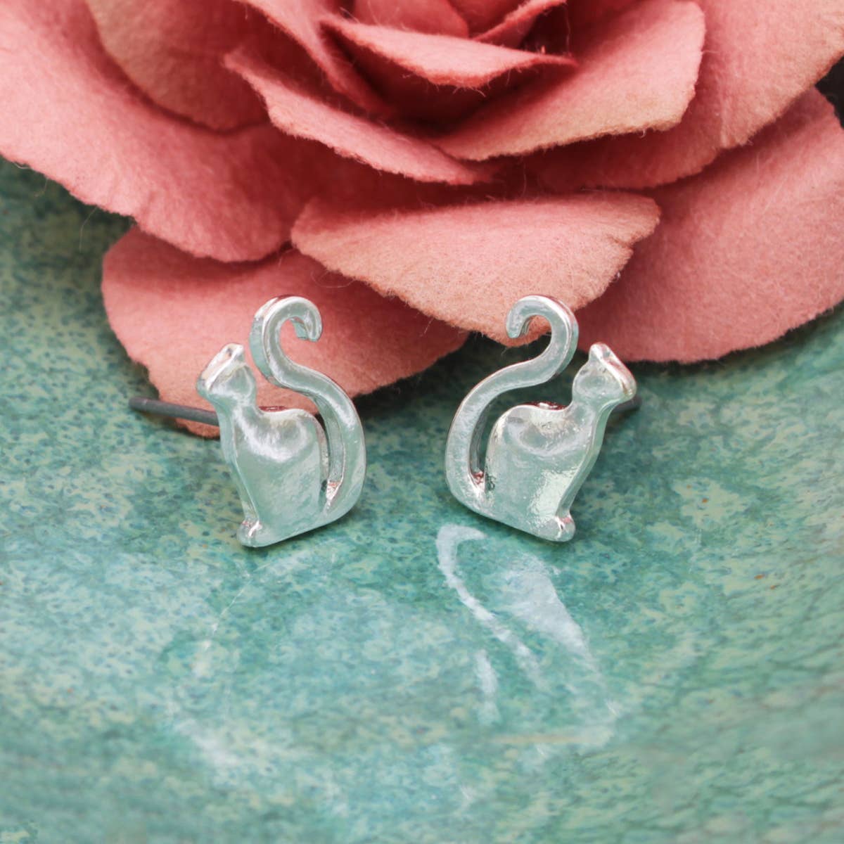 Literary Quotes Sitting Cat Post Earrings