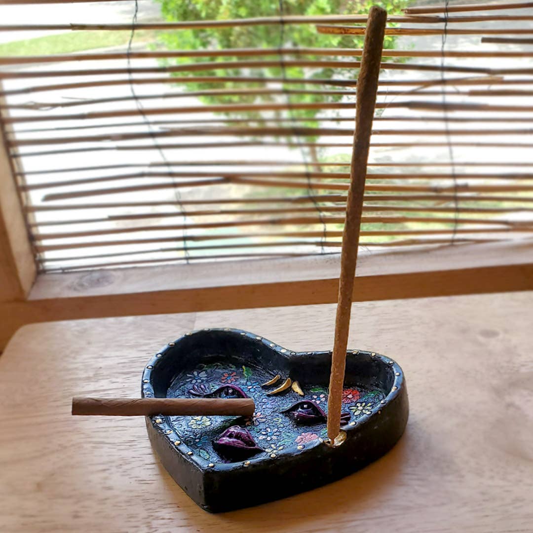 Heart Shaped Floral Face Flat Ashtray
