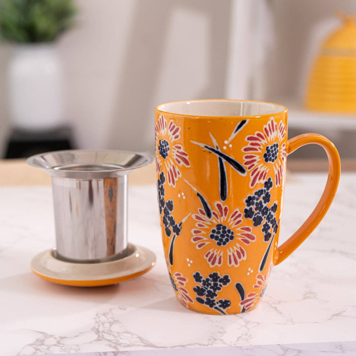 Yellow Flower Porcelain Tea Mug with Lid and Infuser – 15 oz